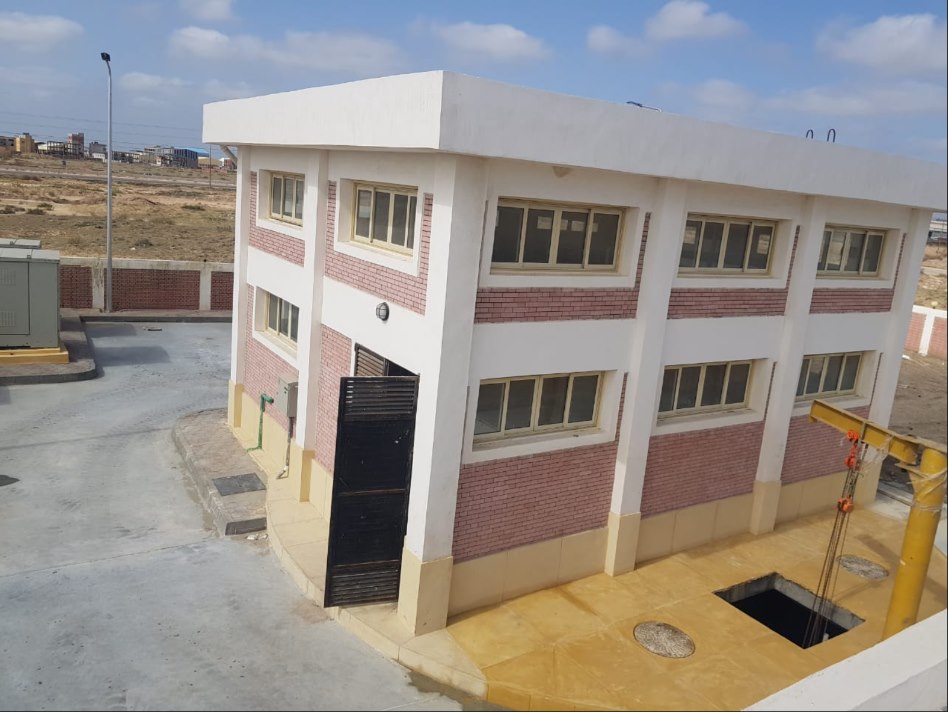 مبنى محطة رفع مكتمل التشطيب بالموقع